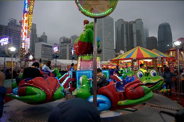 2018海博测评照明的娱乐灯用在香港中环佳年华展示